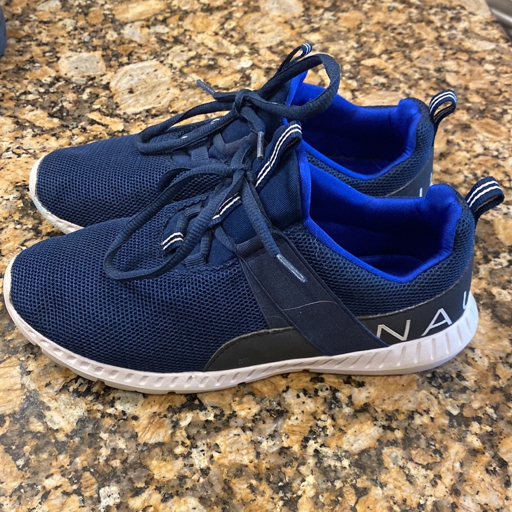 Nautica Kids Sneakers in Navy Blue and White